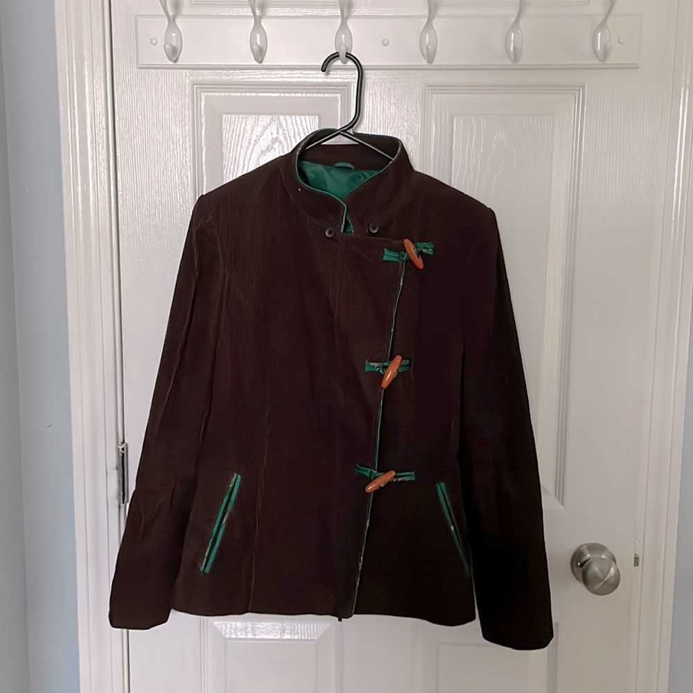 Brown corduroy jacket. Women’s size small.